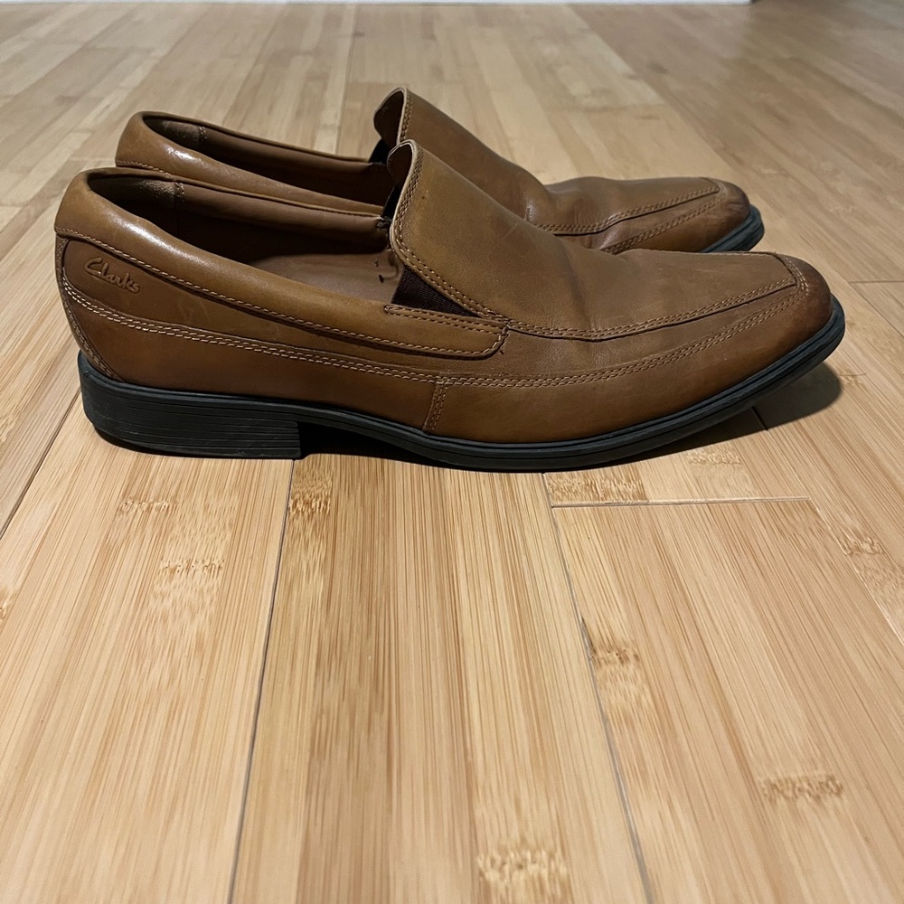 Clarks Men's Tan Leather Slip-On Loafers